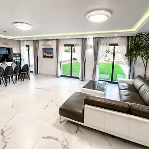  Villa Paris Dream
