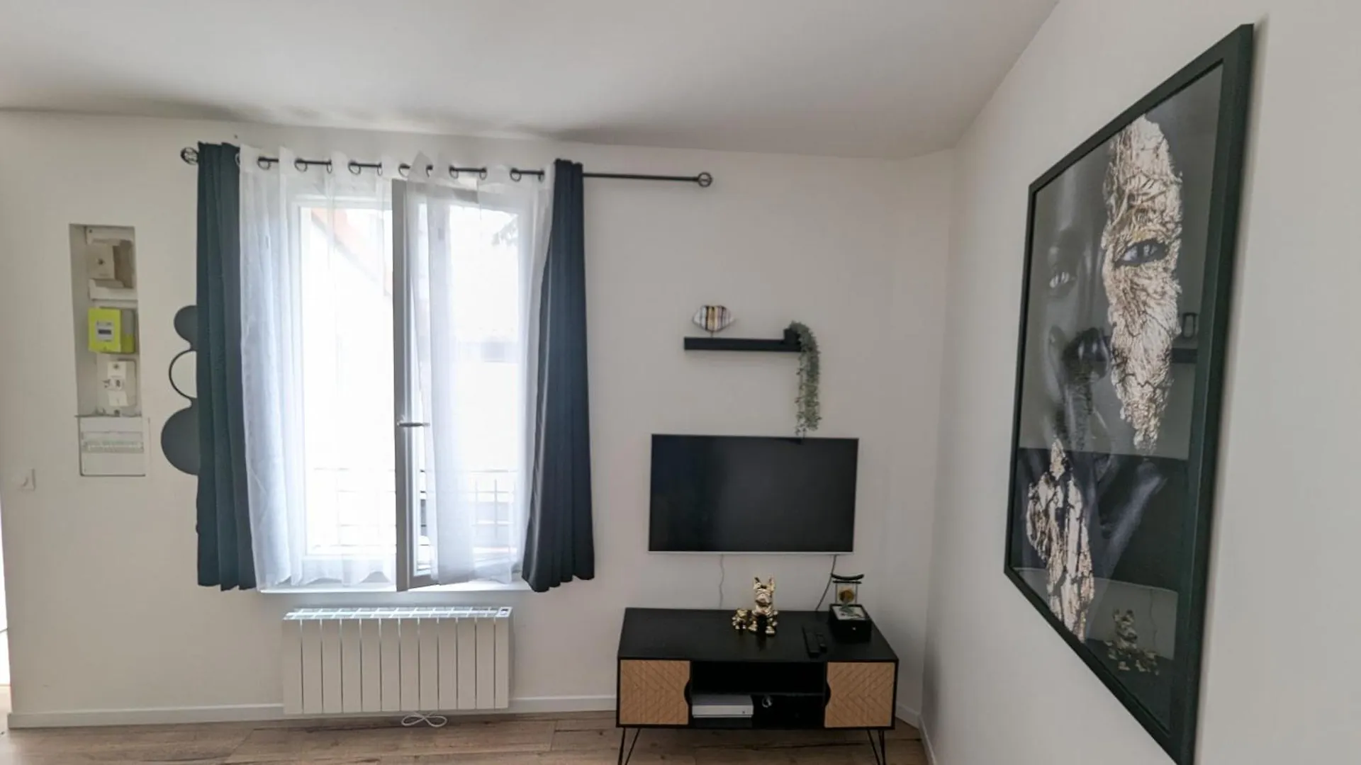 *J'Y Suis J'Y Reste* - Proche De Paris Villejuif France
